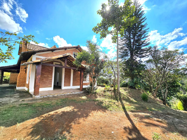 Chácara / Sítio / Granja com 3 quartos para venda no bairro Chácaras em Juiz de Fora, MG