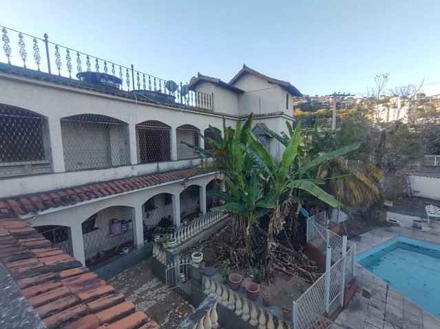 Casa com 8 quartos para venda no bairro Bandeirantes em Juiz de Fora, MG
