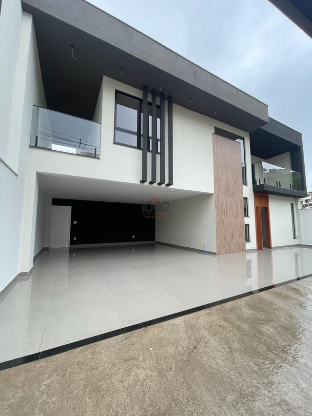 Casa com 3 quartos para venda no bairro Quintas das Avenidas em Juiz de Fora, MG
