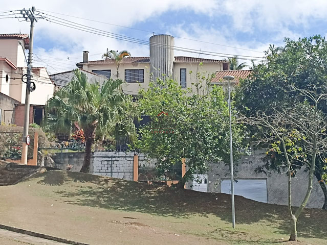 Casa com 5 quartos para venda no bairro Estrela Sul em Juiz de Fora, MG