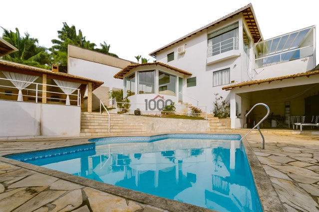 Casa com 3 quartos para venda no bairro Alto dos Pinheiros em Juiz de Fora, MG