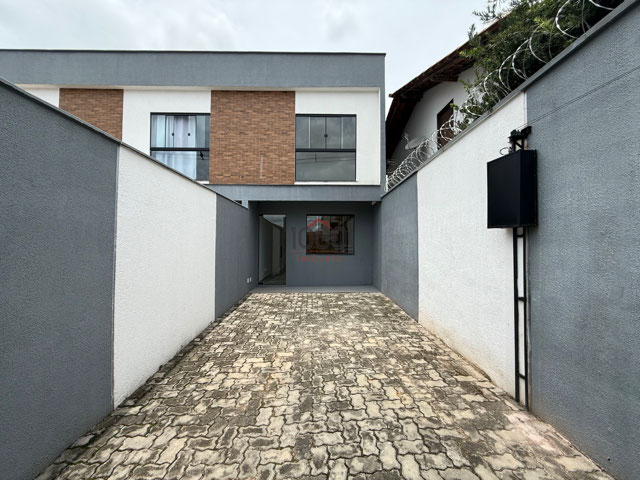 Casa com 3 quartos para venda no bairro Fontesville em Juiz de Fora, MG
