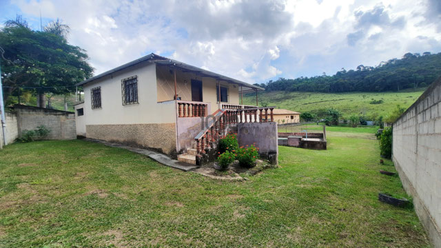 Chácara / Sítio / Granja com 2 quartos para venda no bairro Filgueiras em Juiz de Fora, MG