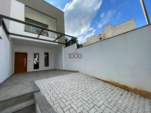 Casa com 3 quartos para venda no bairro Recanto da Mata em Juiz de Fora, MG