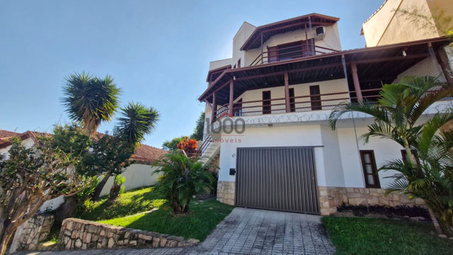 Casa com 4 quartos para venda no bairro Quintas das Avenidas em Juiz de Fora, MG