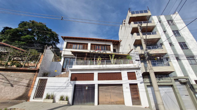 Casa com 3 quartos para venda no bairro Bom Pastor em Juiz de Fora, MG