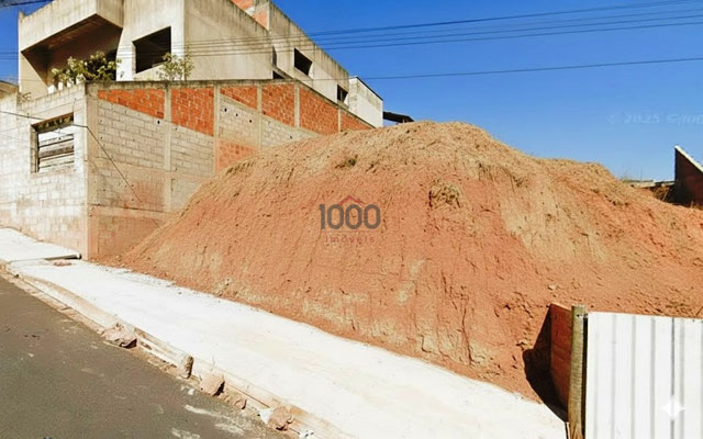 Lote / Terreno para venda no bairro Bosque dos Pinheiros em Juiz de Fora, MG
