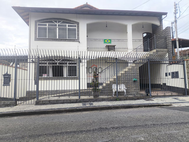 Casa com 8 quartos para venda no bairro Jardim Glória em Juiz de Fora, MG