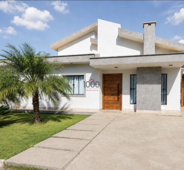 Casa com 3 quartos para venda no bairro Novo Horizonte em Juiz de Fora, MG