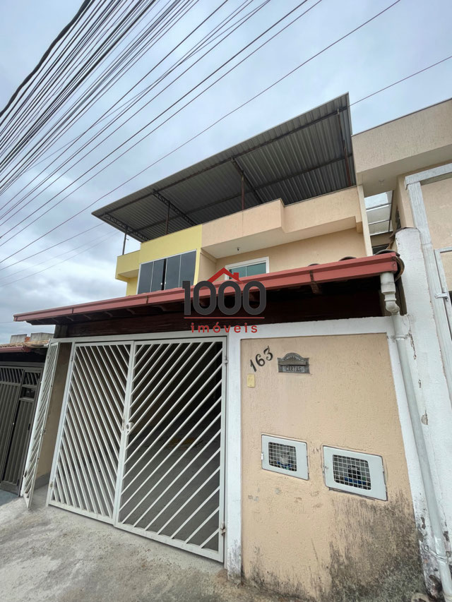 Casa com 3 quartos para venda no bairro Parque Independência em Juiz de Fora, MG