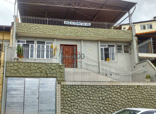 Casa com 4 quartos para venda no bairro Jardim do Sol em Juiz de Fora, MG