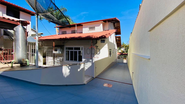 Casa com 4 quartos para venda no bairro Portal da Torre em Juiz de Fora, MG