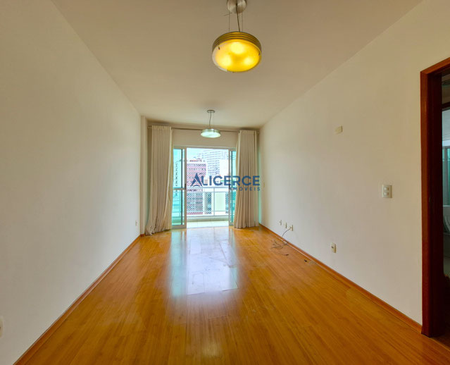 SALA COM VARANDA