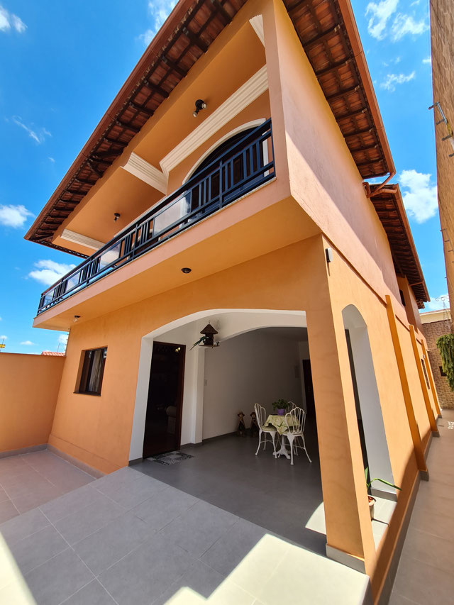 Casa 4 Quartos - Jardim Laranjeiras