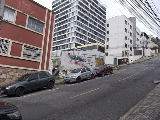 Excelente terreno com 411m² pronto para construir com projeto aprovado