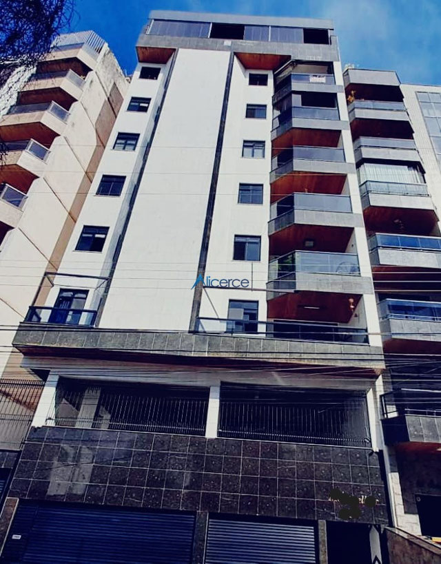 Cobertura duplex de 5 quartos e 4 suítes com 2 vagas no Bom Pastor