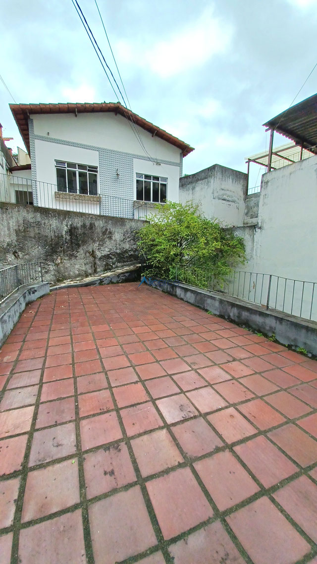 Varanda descoberta na frente