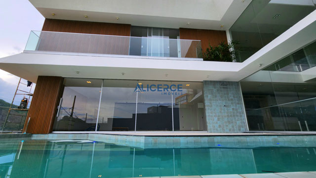 Chegada com vista p piscina
