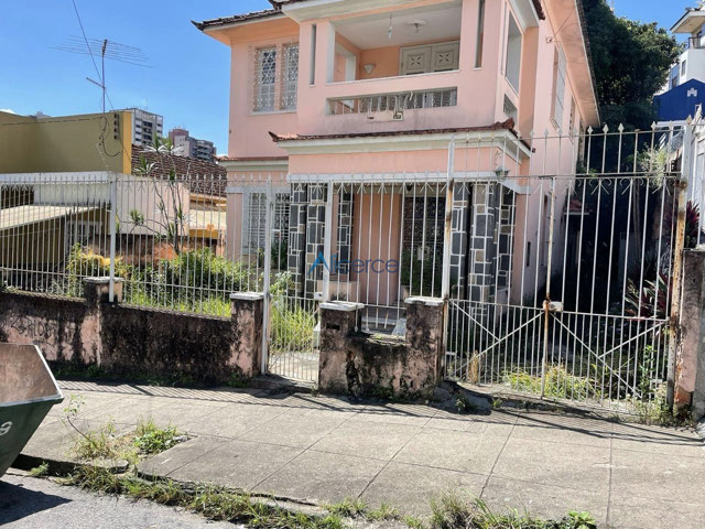 Terreno ou lote à venda de 594 metros quadrados com projeto para construção de prédio aprovado!