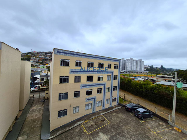 VISTA DA SALA E DOS QUARTOS 01 E 02