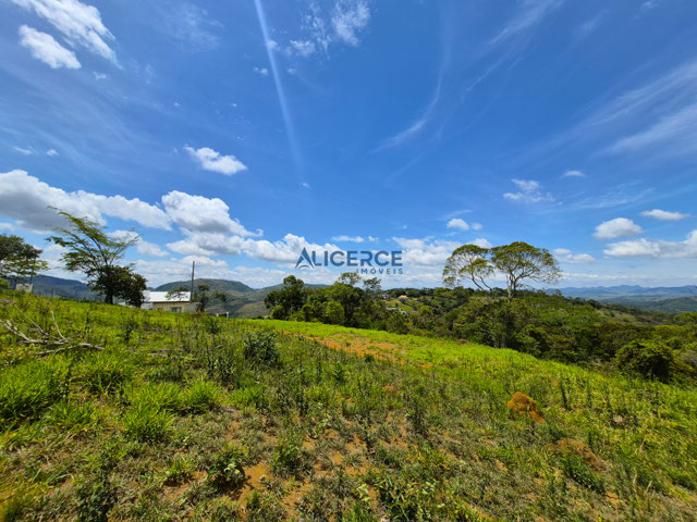 Terreno ou lote à venda em declive medindo 3.011m², com vista linda- no Villagio da Serra II- Salvaterra.