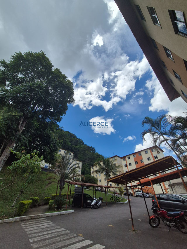 Área externa e garagens