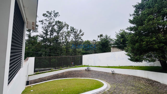 Casa de alto padrão com 5 suítes no Parque Imperial!