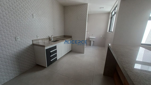 Cozinha e área de serviço