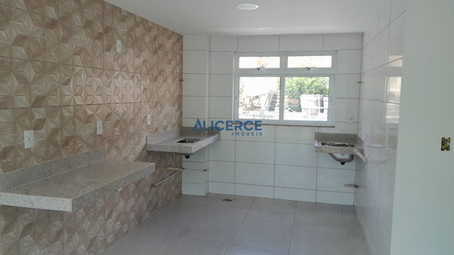 Cozinha com área de serviço