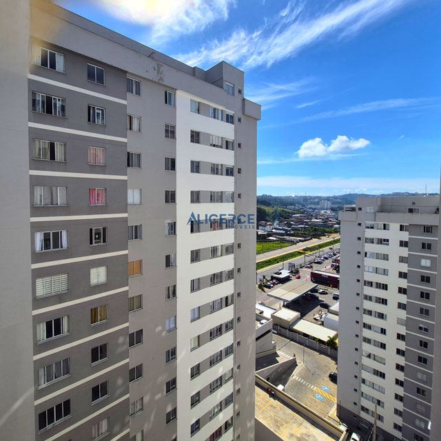 VISTA DA SALA E DOS QUARTOS