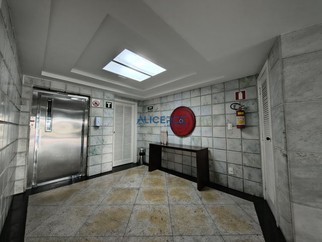 Acesso aos elevadores