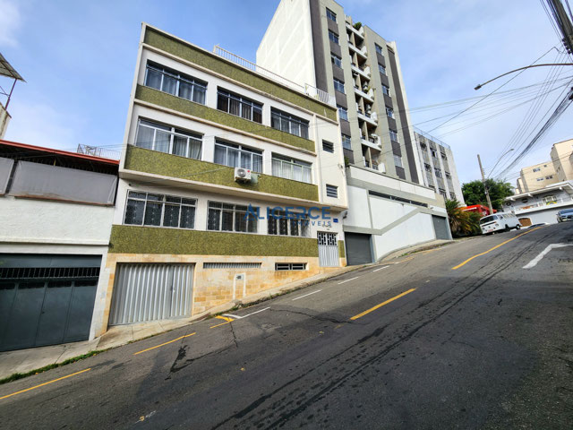 Apartamento térreo à venda no Centro!