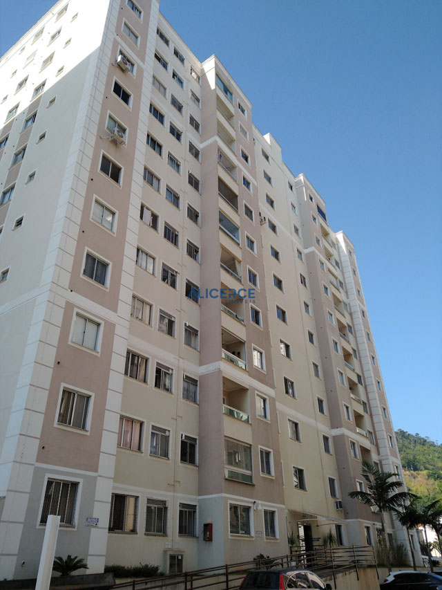 Apartamento à venda com 02 quartos, suíte e garagem no Democrata.