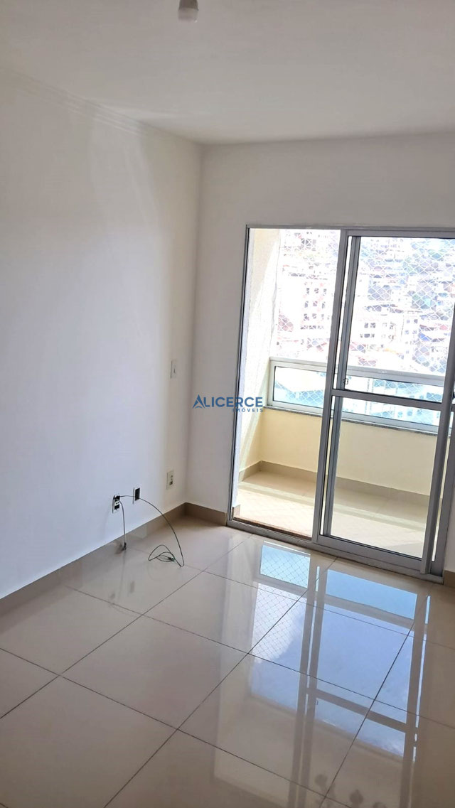 SALA COM VARANDA
