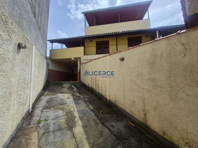 FACHADA + GARAGENS