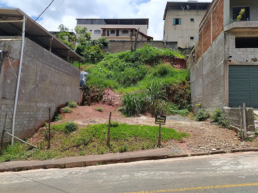 Excelente lote de 300 metros para venda no Bairro Nova Era em Juiz de Fora