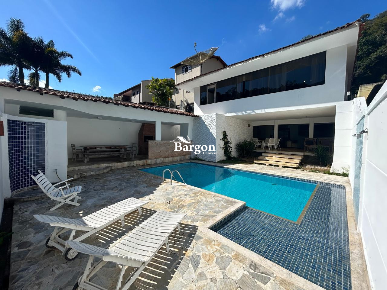 Casa à venda em Vale do Ipê, Juiz de Fora - MG