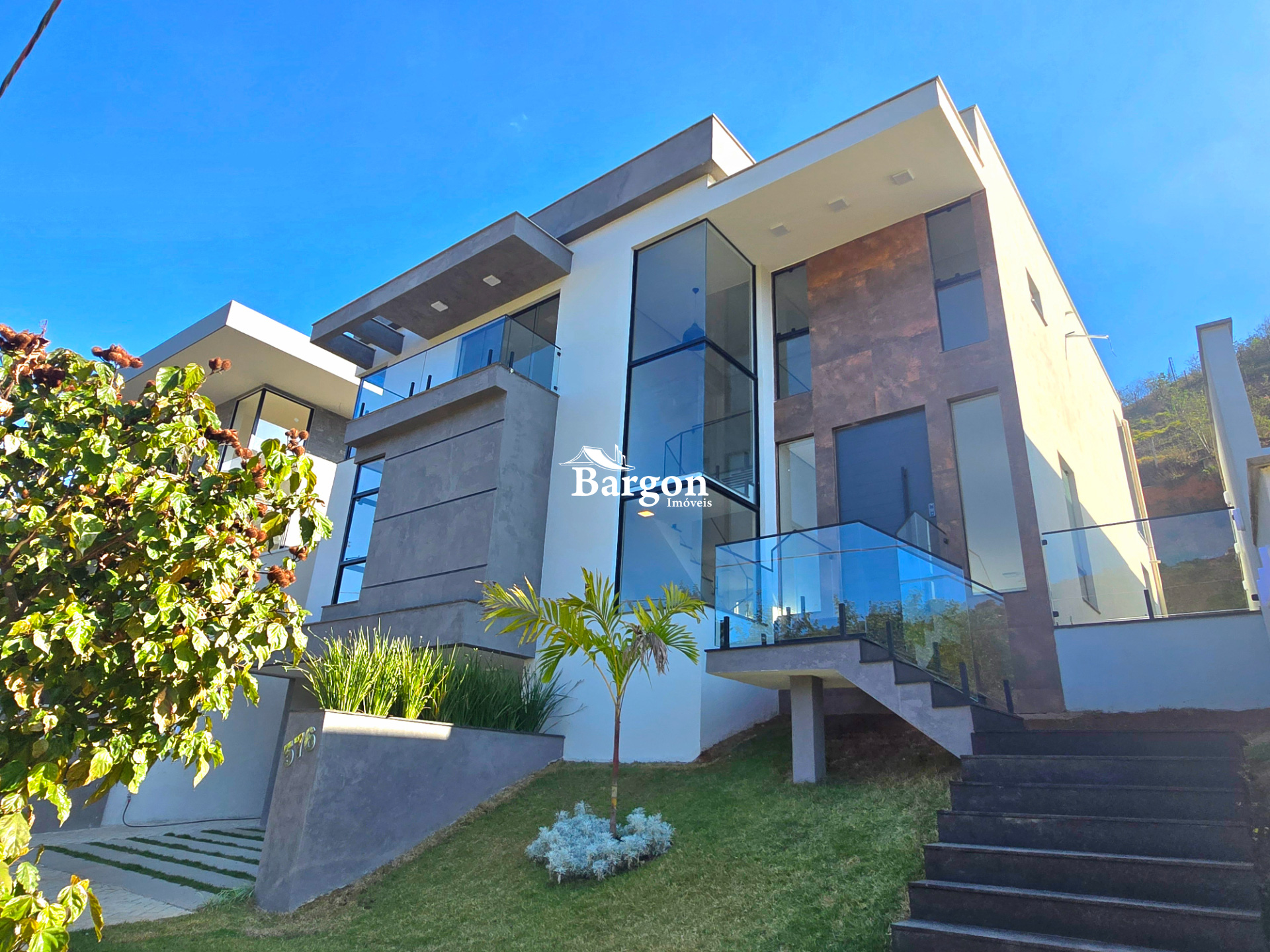 Casa à venda em São Pedro, Juiz de Fora - MG