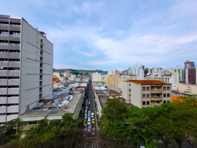 VISTA DA SALA E DOS QUARTOS