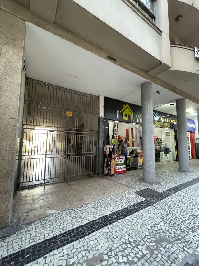 Casa tipo sobrado no Centro