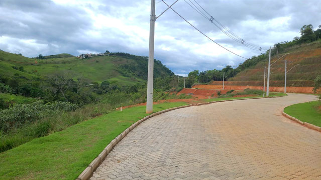 Vista da rua a direita