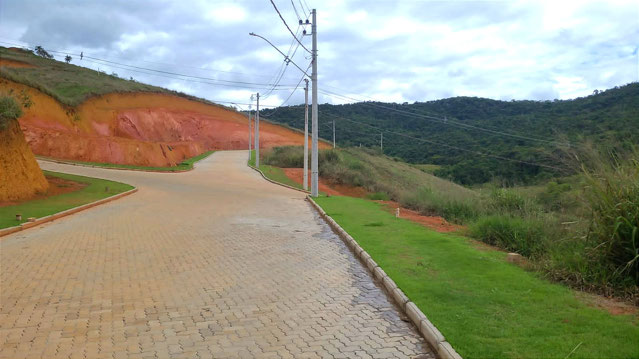 Vista da rua a esquerda