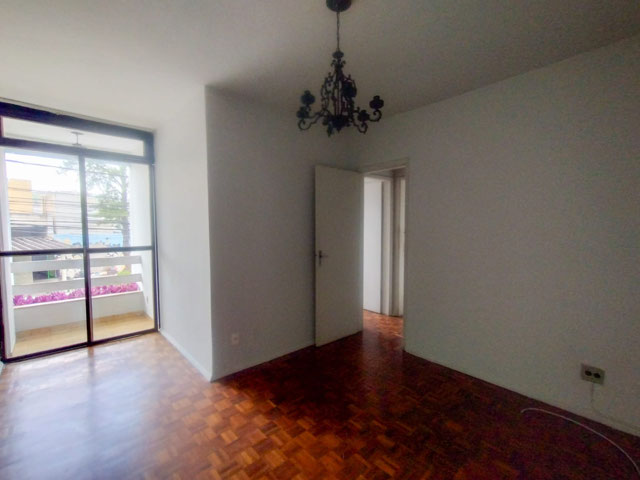 SALA DE ESTAR COM SACADA