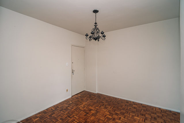 SALA DE ESTAR COM SACADA