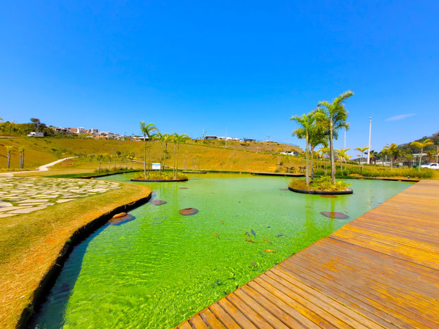 LAGO NA ENTRADA DO CONDOMÍNIO