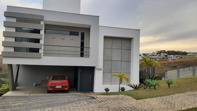 CASA EM CONDOMÍNIO
