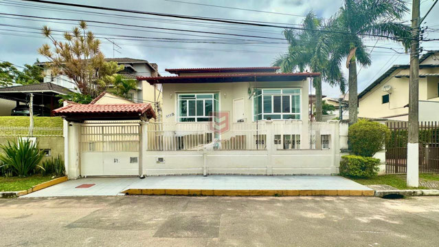 Casa com 5 quartos para venda no bairro Portal da Torre em Juiz de Fora, MG