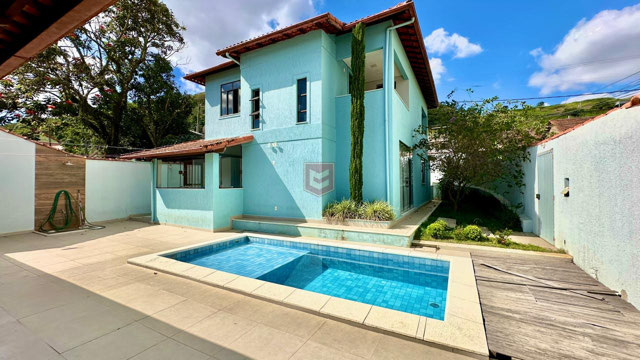 Casa com 4 quartos para venda no bairro Marilândia em Juiz de Fora, MG