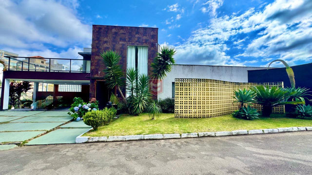 Casa com 4 quartos para venda no bairro Nova Gramado em Juiz de Fora, MG