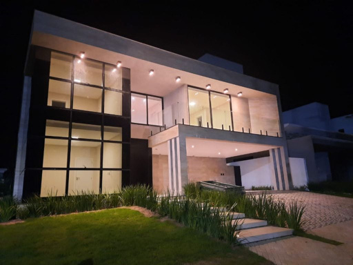 Fachada iluminada 